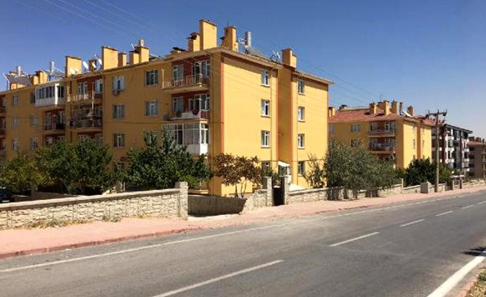 Kadınlar 'altın günü' yaptı; site karantinaya alındı