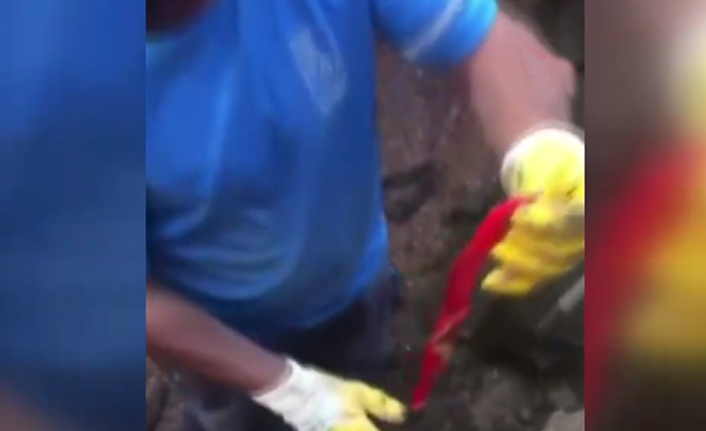 7 çeyrek altını klozete düşürdü, kanalizasyon kazısı yapıldı