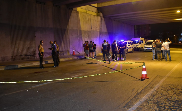 Dolmuş şoföründen sokak ortasında kanlı infaz