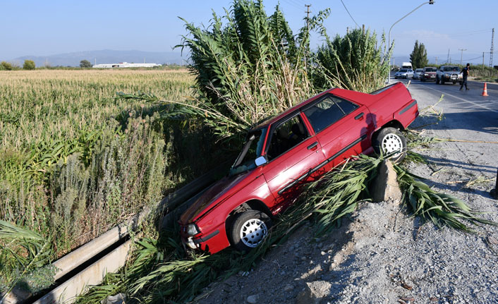 Otomobil şarampole uçtu