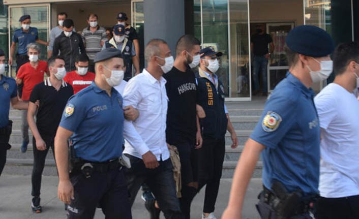 Jigolo olma vaadiyle kandırıp dolandırdılar