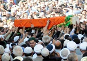 Hocayı 25 bin kişi uğurladı