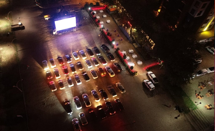 Vakfıkebir'de arabalı sinema keyfi