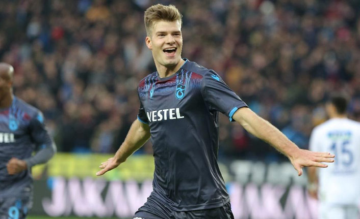 Sörloth'un babası ve menajeri konuştu!