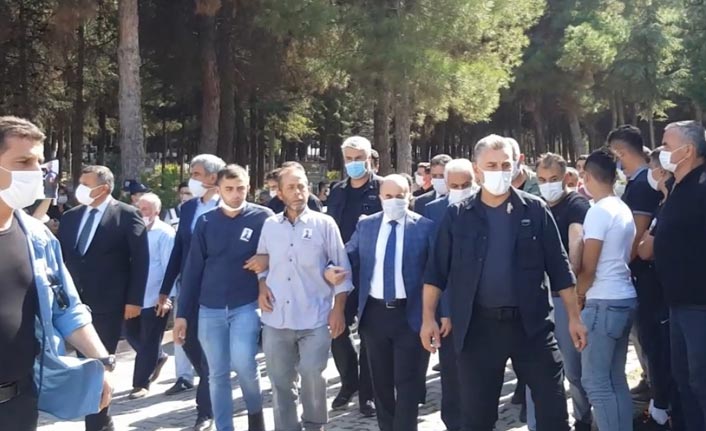 Semt pazarlarında korona tedbirleri yapılıyor