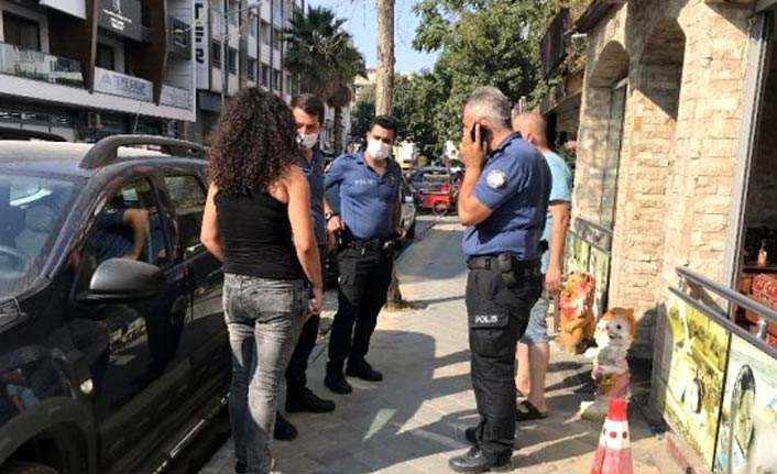 Sokak ortasında kendisini taciz eden şahsı bıçakladı