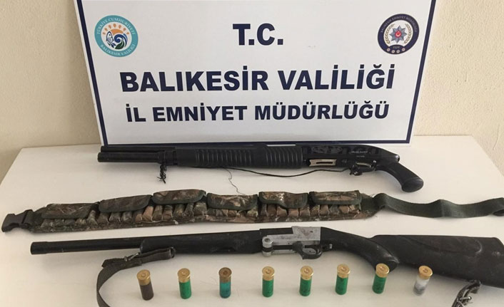 Balıkesir polisinden silah operasyonu