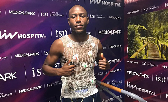 Benik Afobe Sağlık kontrolünden geçti