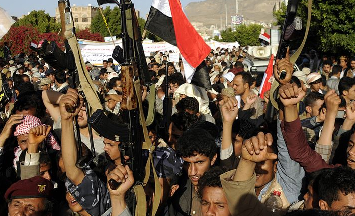 Yemen'de BAE destekli güçler göstericilere ateş açtı