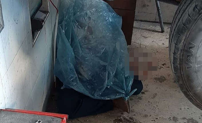 Tamir ettirdiği aracını kontrol ederken altında can verdi