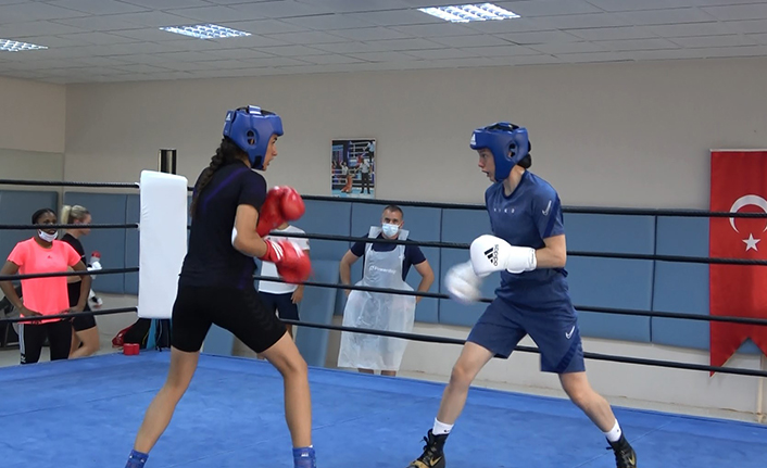 İngiltere Kadın Boks Milli Takımı Olimpiyatlara Trabzon'da hazırlanıyor
