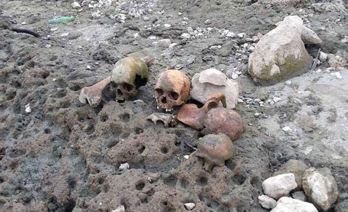 Çanakkale'de 4 kafatası ve kemikler bulundu