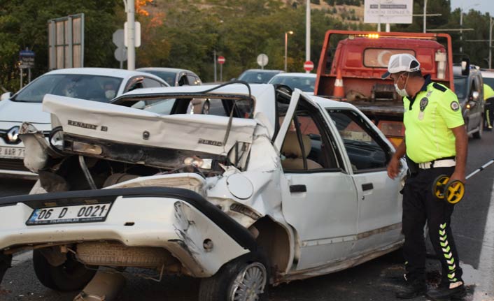 Köpeğe çarpmamak için manevra yaptı kazaya neden oldu