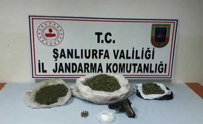 Cezaevi firarisi uyuşturucu ve silahla yakalandı