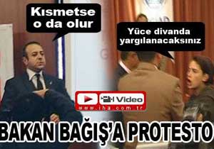 Bakan'aa üniversitede protesto