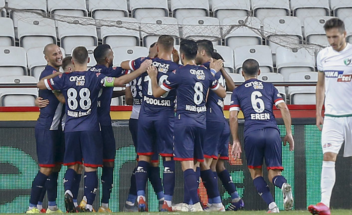 Antalyaspor Veysel Sarı’nın Golüyle Denizlispor’u 1-0 Geçti