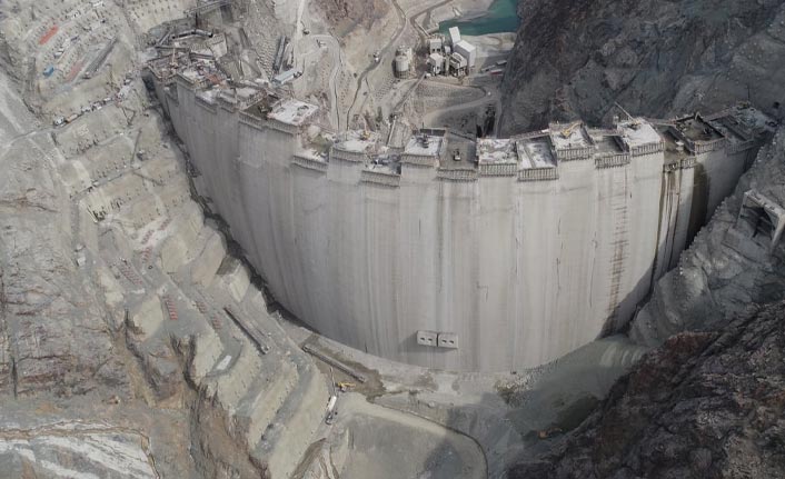 Yusufeli Barajı'nda son 40 metre