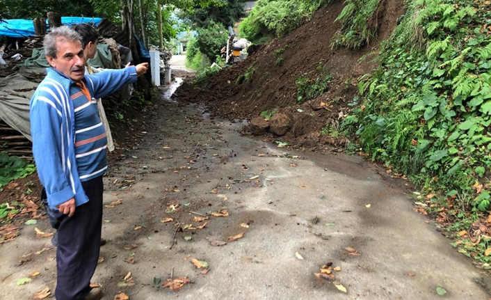 Rize’de şiddetli yağmur sel ve heyelanı tetikledi: Araçlar gömüldü