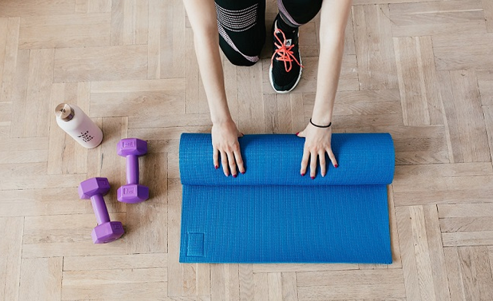 Evde egzersiz yaparak formda kalın!