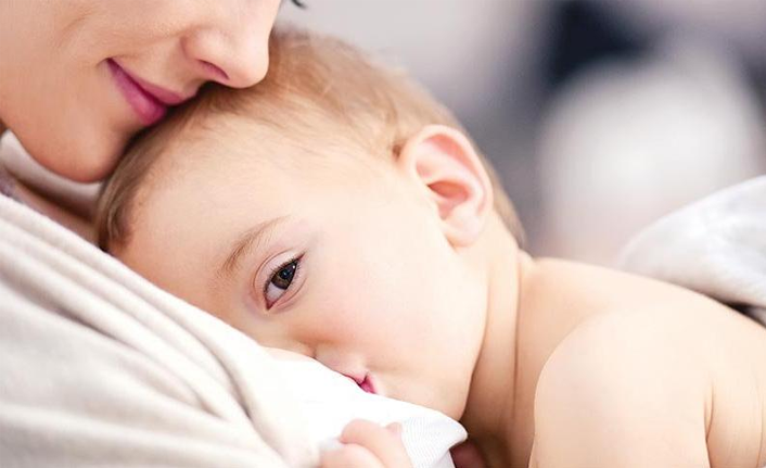 "Anne sütünü çok yemek değil, dengeli beslenmek artırıyor"