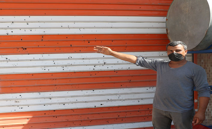 Teröristlerin attığı roketlerin izleri duruyor