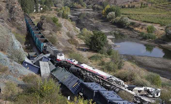 Ankara'da tren kazası: 2 ölü, 2 yaralı