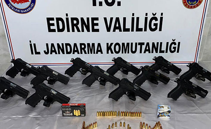 12 ruhsatsız tabanca ve 85 mermi ele geçirildi