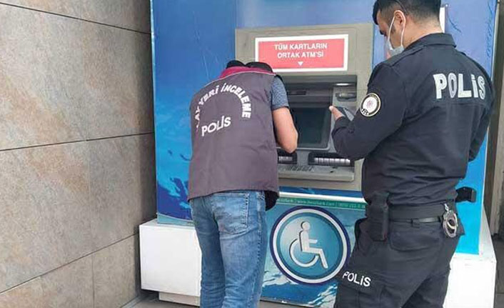 Para çekemeyince ATM'yi kırdı