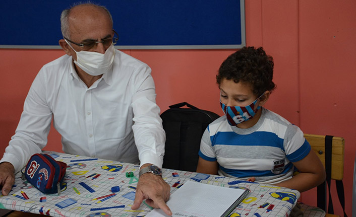 Trabzon Milli Eğitim Müdüründen öğrencilere ziyaret