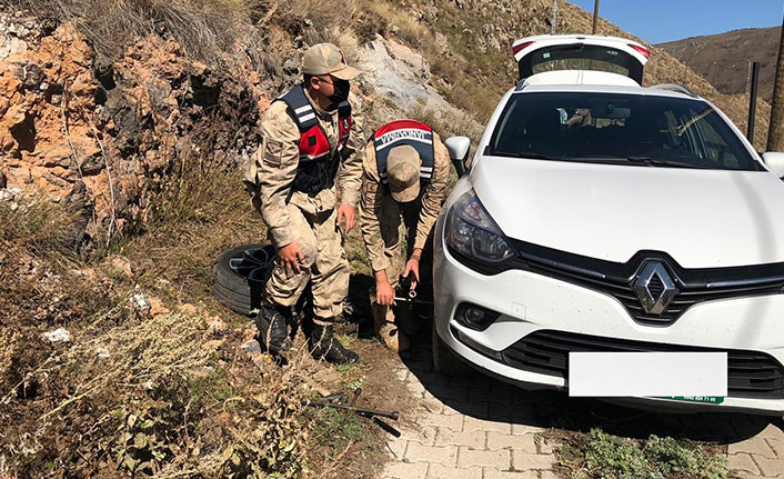 Trabzon'dan yola çıktı! Ardahan'da yardımına Jandarma koştu