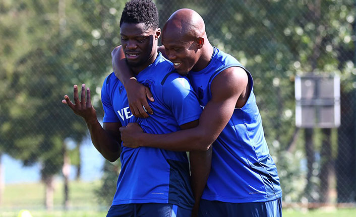 Nwakaeme ülkesinde moral depoladı