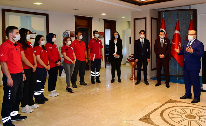 Trabzon Valisi Ustaoğlu'ndan UMKE ekibine ödül