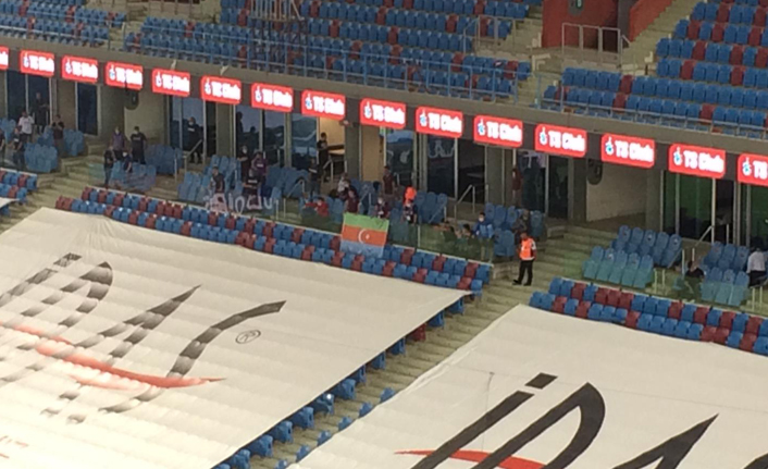 Trabzonspor taraftarı Azerbaycan’ı unutmadı