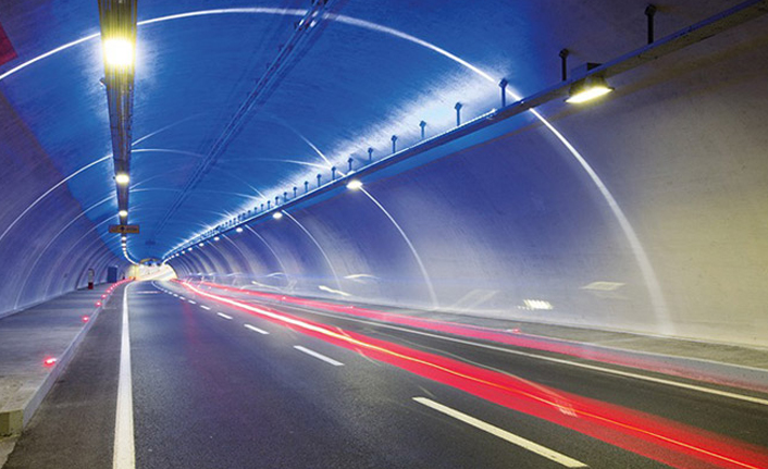 Akyazı tünellerinde aydınlatma çalışması