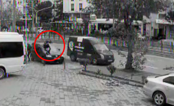 Trabzon'da iki kişinin yaralandığı kaza anı kamerada