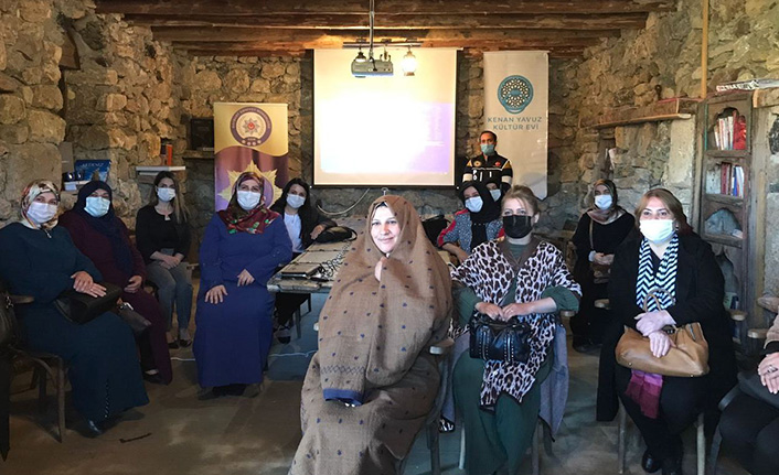 Bayburtlu kadınlara madde bağımlılığı eğitimi verildi