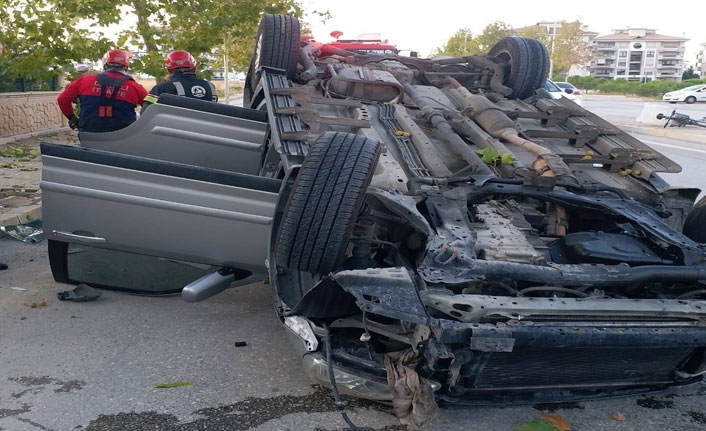 Ters dönen cip içerisinden yaralı olarak kurtarıldı