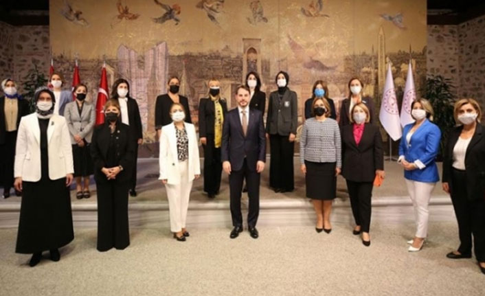 Bakan Albayrak, kadın örgütü temsilcileriyle buluştu