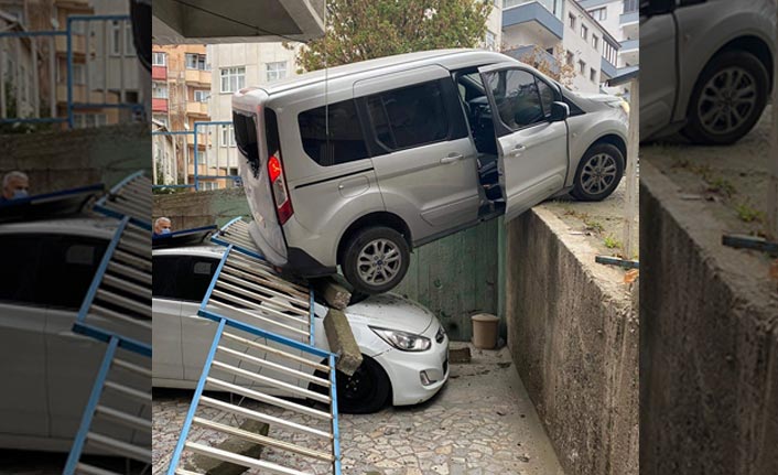 Trabzon'da kaza! El frenini çekmeyi unutunca...