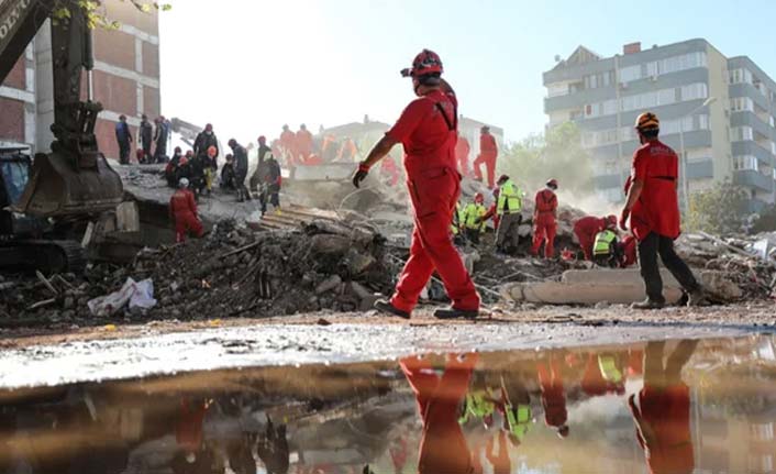 Deprem dinlemediler hırsızlık için geldiler!