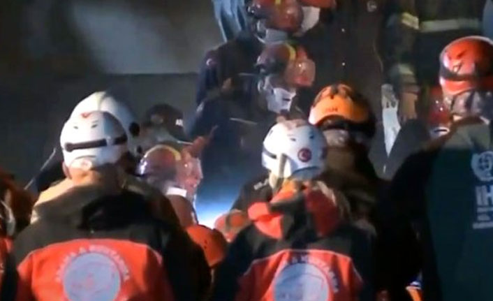 İzmir'de 56 saat sonra umutlandıran ses