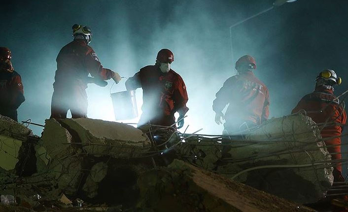 İzmir'de Can kaybı 83 oldu