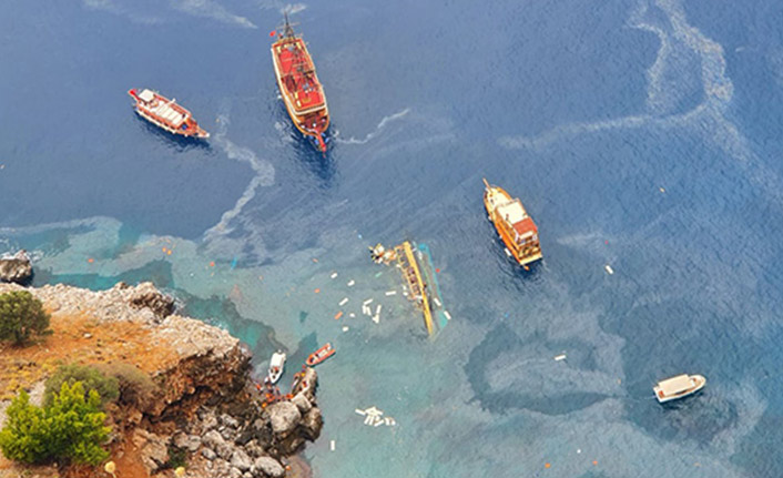 Alanya'da tur teknesi alabora oldu! Can pazarı