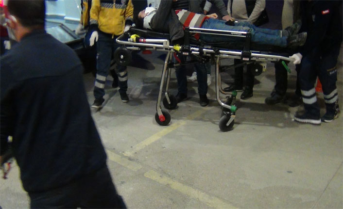 Ani manevra yapan otomobil kazaya yol açtı