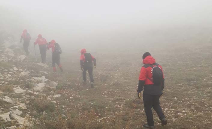 Yaylada kaybolan çobanı 40 kişilik ekip buldu