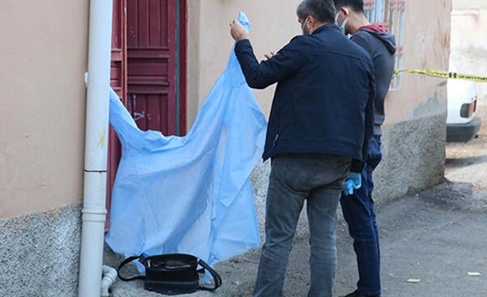 Genç kız sokakta ölü bulundu