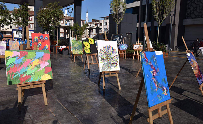  Lösemili çocuklar yararına resim sergisi düzenlendi
