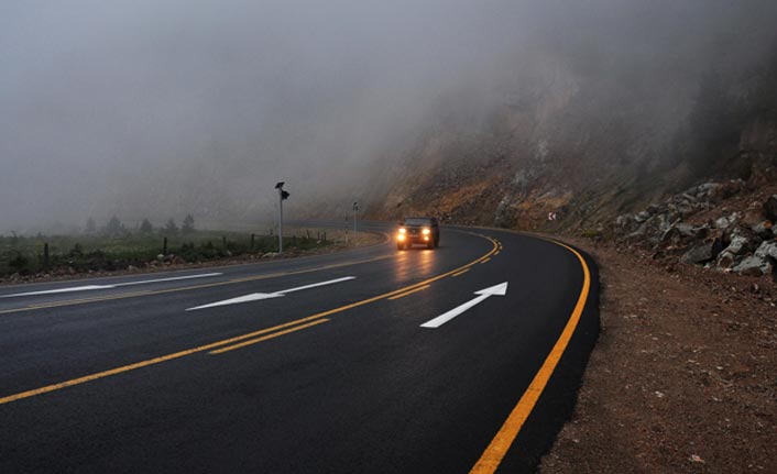 Trabzon-Gümüşhane yolunda çalışma. 12 Kasım 2020