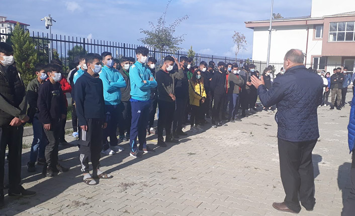 Hakkarili raftingciler Rize'de