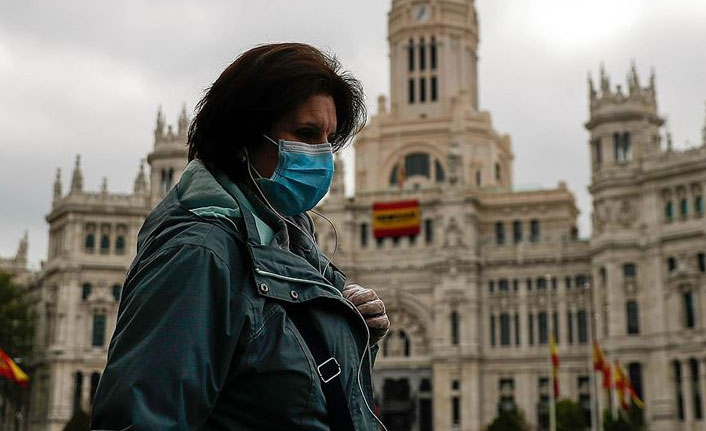 Dünyada Kovid-19 vaka sayısı 55 milyonu geçti